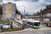 Um mehr Strassenfläche zu schaffen, soll auch die SBB-Überführung Fluhmühle stark verbreitert werden. (Bild: Pius Amrein, Luzern, 18. März 2019)