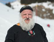 Sepp Ambauen am Rande des 21. Hornschlittenrennens auf Klewenalp. (Bild: Corinne Glanzmann, 11. März 2017)