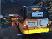 Stau auf der Bahnhofstrasse: Die Anwohnerinnen und Anwohner müssen vorübergehend mit mehr Verkehrslärm leben. (Bild: David von Moos, Hergiswil, 18. März 2019)