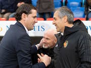 In Basel waren sie freundlich zueinander, aber Gerardo Seoane und Marcel Koller könnten sich nächste Saison ein hartes Duell liefern (Bild: KEYSTONE/GEORGIOS KEFALAS)