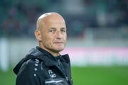 Plötzlich läuft es nicht mehr: St.Gallen-Trainer Peter Zeidler. (Bild: Urs Bucher)