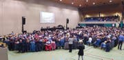 Die ausserordentliche Gemeindeversammlung in Sursee war gut besucht. (Bild: Martina Odermatt)