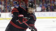 Nino Niederreiter wurde von Minnesota zu Carolina getradet. (Bild: AP)
