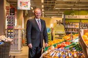 Felix Meyer, Geschäftsführer der Migros Luzern, blickt auf ein gutes Jahr zurück. Bild: Dominik Wunderli (Ebikon, 21. März 2017)