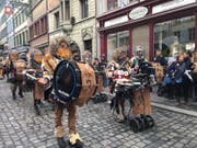 Auch die Guuggenmusigen sind schon unterwegs! Hier die «Födlitätscher». (Bild: Sandro Renggli)
