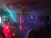 Auch in den Baren in der Altstadt wird mittlerweile wild gefeiert. (Bild: Sandro Renggli)