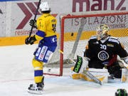 Andres Ambühl (links) erzielt für Davos das Siegtor gegen Lugano (Bild: KEYSTONE/TI-PRESS/SAMUEL GOLAY)