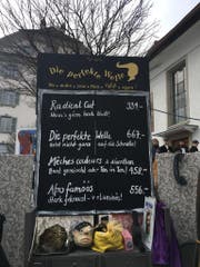 Haarschnitt gefällig? Die Preise sind dann aber doch gar hoch. (Bild: Sandro Renggli)