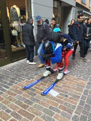 Ski heil! Wahrscheinlich nicht sehr effizient – aber der gute Wille ist da! (Bild: Sandro Renggli)
