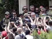 Brasiliens Ex-Präsident Lula erhielt Hafturlaub, um an der Beerdigung seines Enkels teilzunehmen. (Bild: KEYSTONE/EPA EFE/FERNANDO BIZERRA)