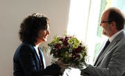 Auch Ruth Koch (hier bei ihrer Wahl als erste SP-Frau an der Spitze des Kantonsrats) und ihr Vorgänger in diesem Amt, Hans-Melk Reinhard, treten per Mitte Jahr aus dem Parlament zurück. (Bild Markus von Rotz, Sarnen, 19. Juni 2015)