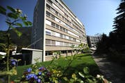 Bald wird das alte Spital dem Neubau weichen. (Bild: Urs Hanhart, 2017)