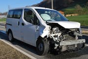Die am Unfall beteiligten Personen wurden zur Kontrolle ins Spital gebracht. (Bild: Staatsanwaltschaft Luzern, 22. März 2019)