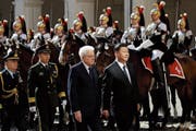 Chinas Präsident Xi Jinping (rechts) und Italiens Präsident Sergio Mattarella im Quirinalspalast in Rom. (Bild: Alessandra Tarantino/AP (22. März 2019))