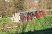Der Chauffeur des Lastwagens erlag noch am Unfallort seinen schweren Verletzungen. (Bild: Luzerner Polizei, 22. März 2019)