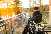 Die Nervenkrankheit Multiple Sklerose kann bereits im Jugendalter auftreten. (Bild: Getty)
