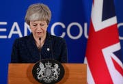 Theresa May nahm die EU-Vorschläge zum Brexit-Aufschub an. (Bild: EPA/Stephanie Lecocq)