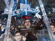 Die Ambri-Fans dürfen sich freuen: Ihr Klub spielt nächste Saison auch in der Champions Hockey League und am Spengler Cup (Bild: KEYSTONE/TI-PRESS/PABLO GIANINAZZI)