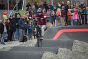 Seit Herbst gibt in der Stadt Luzern eine Pumptrack-Anlage (im Bild). Eine solche soll auch in Emmen realisiert werden. (Bild: Dominik Wunderli, 17. November 2018)
