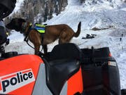 Vier Menschen sind im Wallis von einer Lawine mitgerissen worden. (Bild: KEYSTONE/KANTONSPOLIZEI VS)