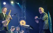 Heimspiel: Pepe Lienhard dirigiert seine Big Band. (Bild: Reto Martin)