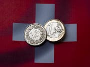 Der Franken-Euro-Kurs gibt derzeit kaum Anlass zur Euphorie. (Bild: Urich Baumgarten/Getty, Bonn, 16. Januar 2015)