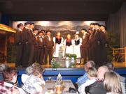 Der jubilierende Jodlerklub Arnigrat Sachseln bei seinem Auftritt. (Bild: Otmar Näpflin (Sachseln, 23. März 2019))
