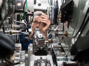 Die Schweizer Industrie erwartet weiterhin hohes Wachstum. (Bild: KEYSTONE/CHRISTIAN BEUTLER)