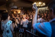 Ein Eindruck vom Honky-Tonk-Festival 2018 mit Pigeons on the Gate im «Irish Pub». (Bild: Michel Canonica - 28. April 2018)