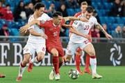 Die Dänen bissen am Dienstag bei Xhaka (in Rot, Nr. 10) auf Granit. (Bild: Christian Merz/Keystone, Basel, 26. März 2019))