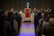 Am Dienstagabend führte Stadtpräsident Thomas Müller zum letzten Mal durch die Bürgerversammlung Rorschach. (Bild: Benjamin Manser)