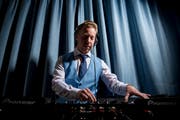 Seit vielen Jahren legte Beni Göldi als DJ auf. Dabei änderte er seinen Künstlernamen mehrfach. Aktuell nennt er sich Ben van Blue. (Bild: Mareycke Frehner)