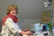 Petra Schwab berät Klienten der Sozialhilfe Herisau. (Bild: Yann Lengacher)