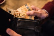 Euro-Noten sind einfacher zu fälschen als Schweizer Banknoten. (Bild: Getty)