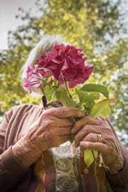 Gesucht sind berührende Lebensgeschichten von Menschen mit Demenz aus der Region. (Bild: Urs Bucher)