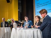 Nahmen an der Podiumsdiskussion teil (von links): Peter Hegglin, Heinz Tännler, Jérôme Martinu, Regula Rytz und Andreas Lustenberger. Bild: (Christian H. Hildebrand, Steinhausen, 27. März 2019)
