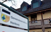Die Gemeindeverwaltung in Hinterhomburg. (Bild: Nana do Carmo)