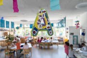 Der Blick in das Zimmer einer Kindergartenklasse. (Bild: Christian Beutler/KEY)