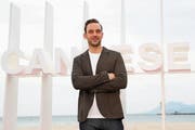 Jurist und Starautor Joël Dicker ist auch Markenträger für Uhren, Autos und Airlines. Eine gute Alternative zu den Kardashians, findet er. (Bild: Sebastien Nogier/EPA, Cannes, 7. April 2018)