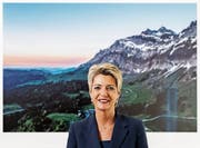 Bundesrätin Karin Keller-Sutter in ihrem Büro vor der Fotografie des Ostschweizer Hausbergs. (Bild: Severin Bigler (Bern, 28. März 2019)