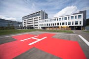 Das Spital Einsiedeln beim Tag der offenen Tür nach der Sanierung im vergangenen Jahr. (Bild: Urs Flüeler/Keystone, Einsiedeln, 22. September 2018)