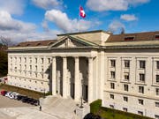 Das Bundesgericht hat die Verurteilung eines ehemaligen Zuger Stadtrats zu einer Freiheitsstrafe bestätigt. (Archivfoto) (Bild: KEYSTONE/LAURENT GILLIERON)