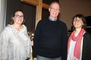 Annette Wüst und Beat Diener sind neu in der Kirchenvorsteherschaft, Esther Eugster ist neues Mitglied der Synode (von links). (Bild: Phillipp Stutz)