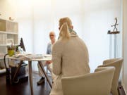 Die Stiftung TA-Swiss empfiehlt, Interessentinnen für «Social Freezing» umfassend über die damit verbundenen Risiken zu informieren. (Bild: KEYSTONE/GAETAN BALLY)