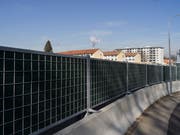 Es müssen noch viele Lärmschutzwände verbaut werden, um der Verordnung gerecht zu werden. Bild: Gaëtan Bally/KEY (Zürich, 14. Februar 2019)
