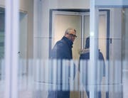 Der ehemalige Stadtrat Ivo Romer vor dem Zuger Strafgericht. (Bild: Stefan Kaiser, Zug, 7. Februar 2017)