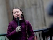 Die schwedische Klimaschutzaktivistin Greta Thunberg vor dem Brandenburger Tor in Berlin. (Bild: KEYSTONE/EPA/FELIPE TRUEBA)