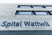 Die Gemeinde Wattwil will ihr Spital erhalten - und geht dafür eigene Wege. (Bild: Mareycke Frehner)