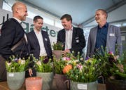 Stadtpräsident Andreas Balg, Messepräsident Michael Willi, Nationalrat und Präsident des Gewerbevereins Thurgau Hansjörg Brunner und der Urnäscher Gemeindepräsident Peter Kürsteiner im Gespräch. (Bild: Reto Martin)