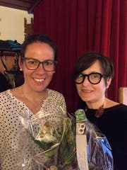 Die aktuelle Vereinspräsidentin Nadia Schuler-Arnold (links) mit der Gründungspräsidentin Yvette Zurfluh. (Bild: PD)